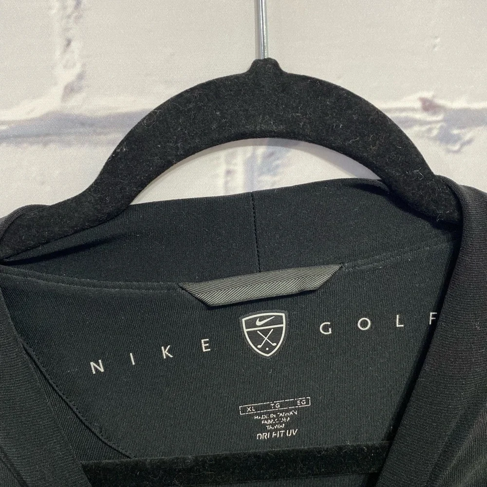 Men’s black Dri fit Nike Golf shirt - Picture 5 of 6